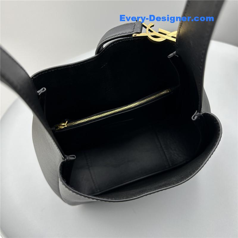 Y51 le 5 a 7 hobo bag