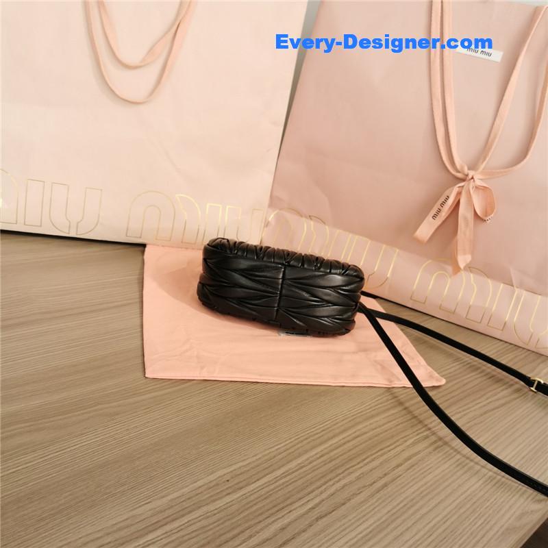M1um1u new mini miuwander handbag