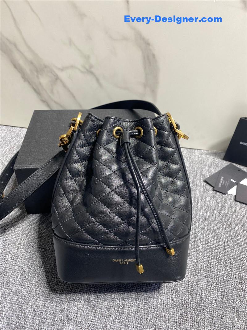 Y51 sheepskin bucket bag