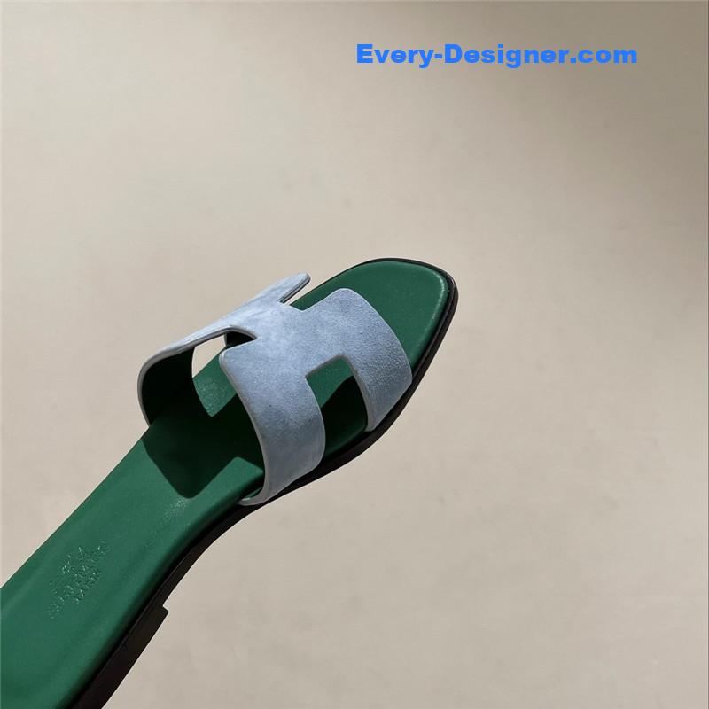 H**me5 h buckle slippers