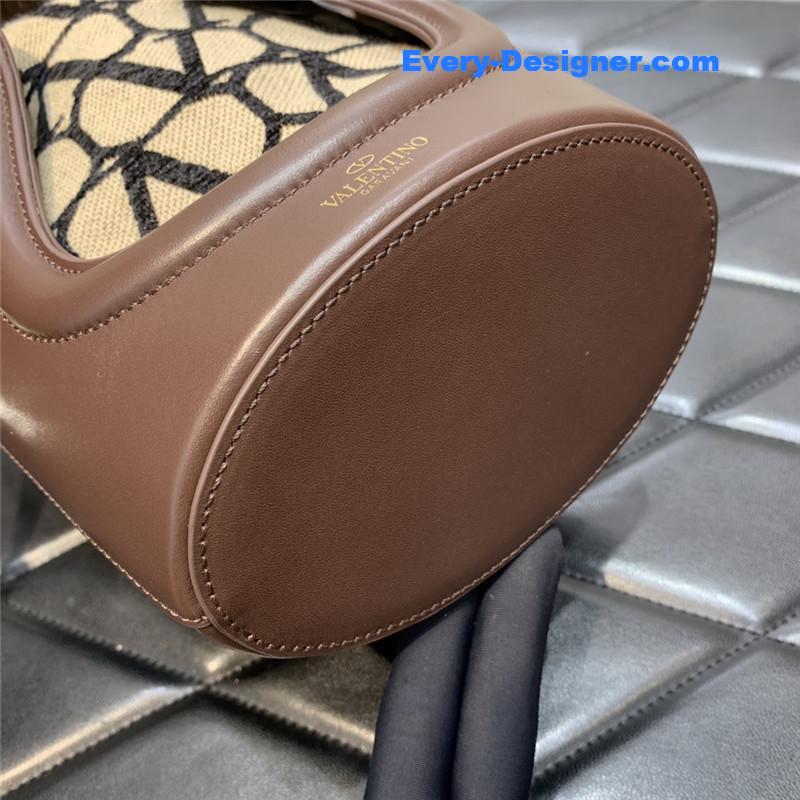 Va1e*ntin0 la cinqui¨¨me bucket bag