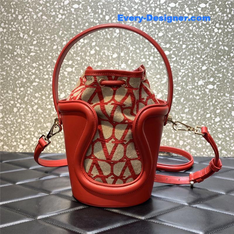 Va1e*ntin0 la cinqui¨¨me bucket bag