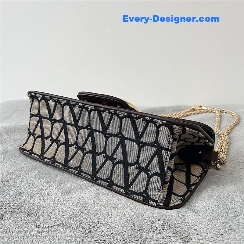 Va1e*ntin0 v logo mini loc¨° bag in calfskin