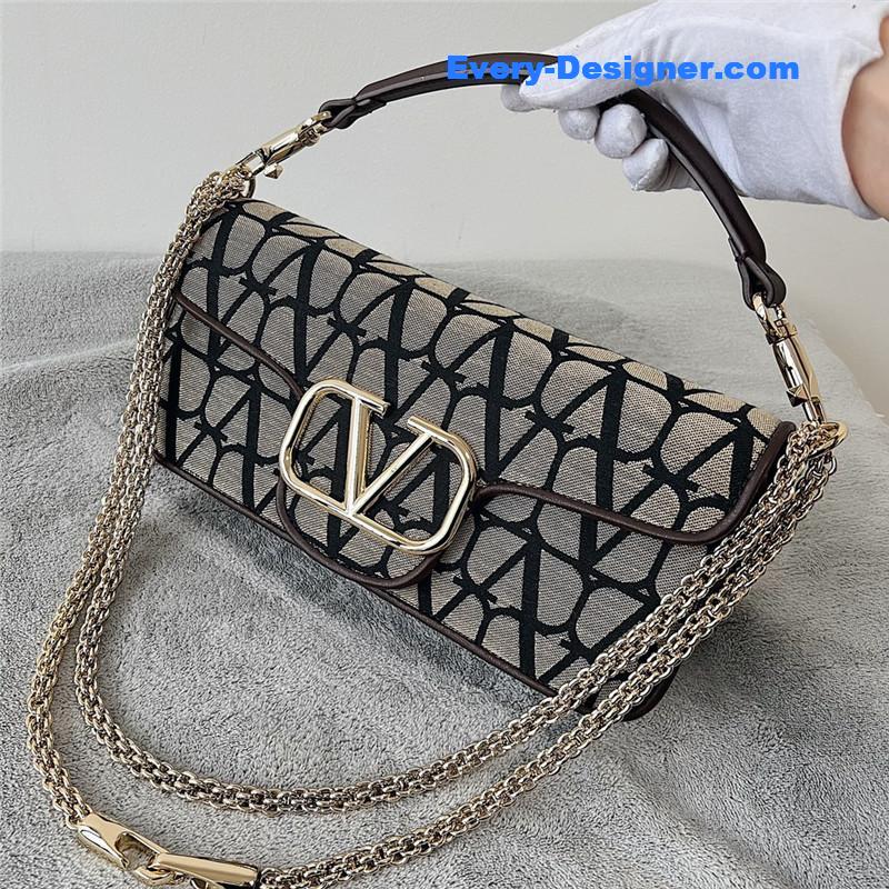 Va1e*ntin0 v logo mini loc¨° bag in calfskin