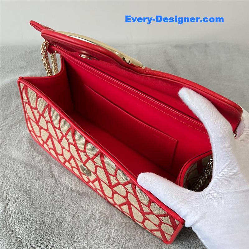 Va1e*ntin0 v logo mini loc¨° bag in calfskin