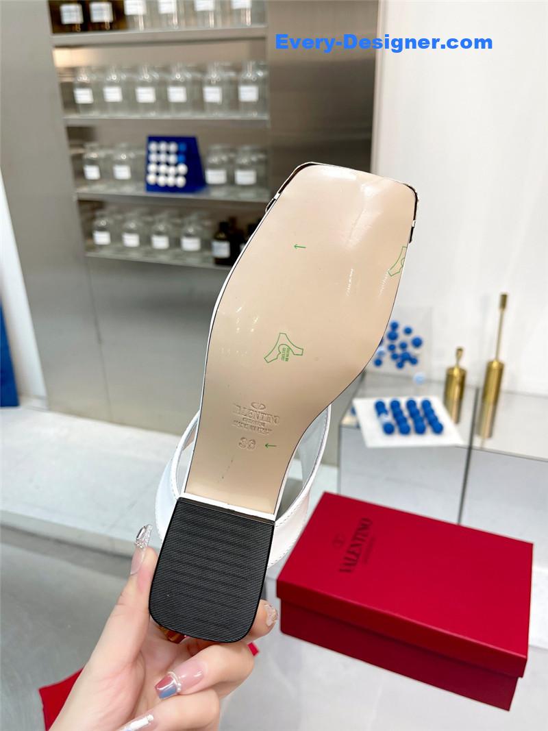 Va1e*ntin0 early spring new leather fabric slippers