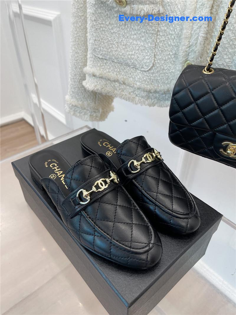 CC rhombic horsebit loafer slippers