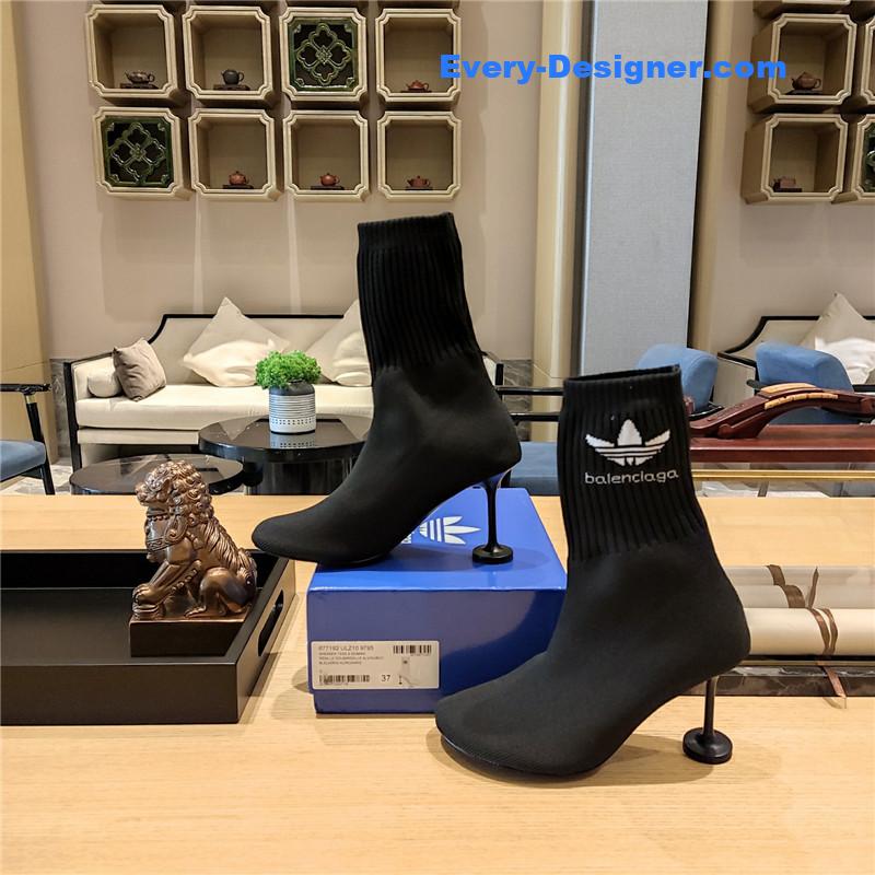 Ba1en*iaga silk stretch booties