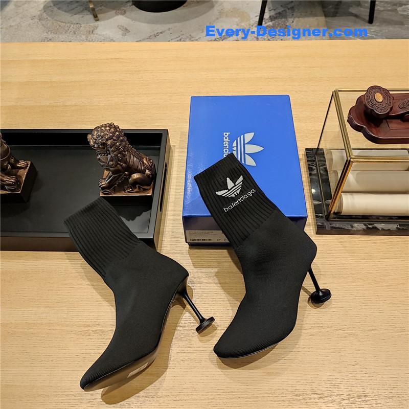 Ba1en*iaga silk stretch booties