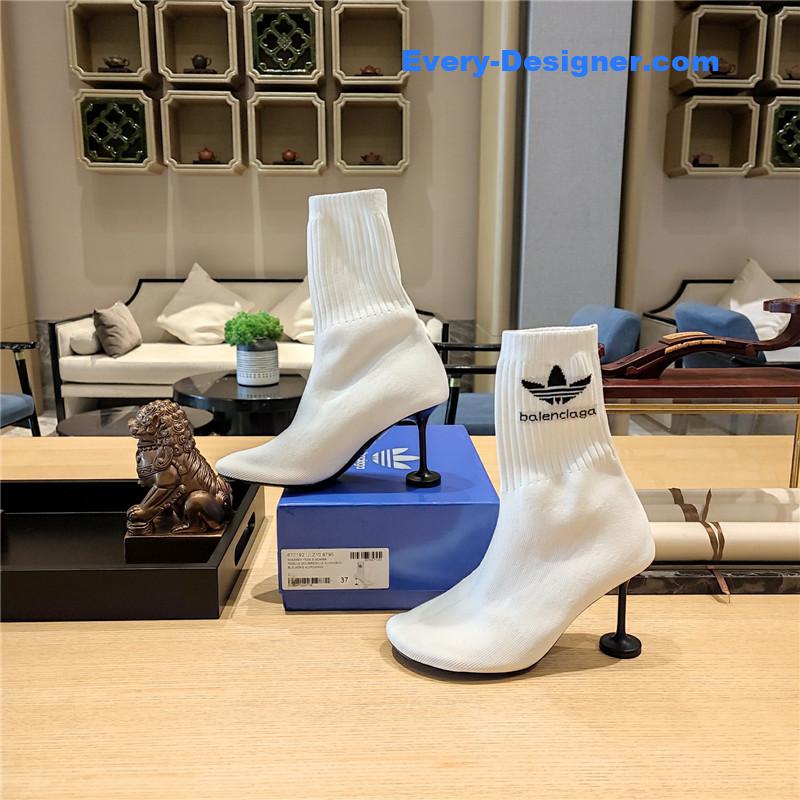 Ba1en*iaga silk stretch booties