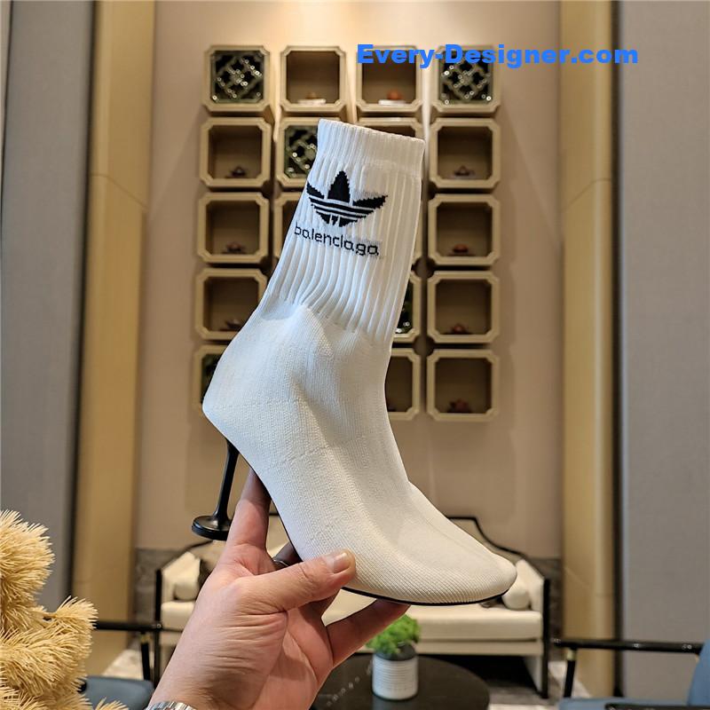 Ba1en*iaga silk stretch booties