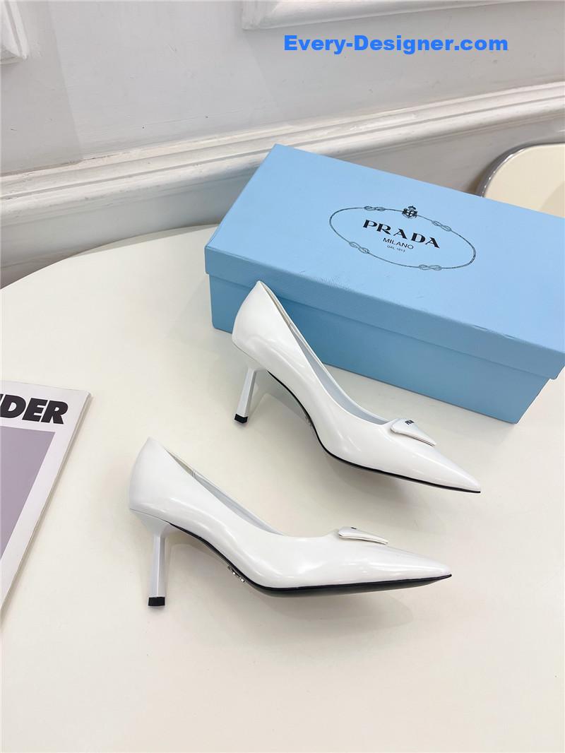 Pra*a counter catwalk pointy sandals