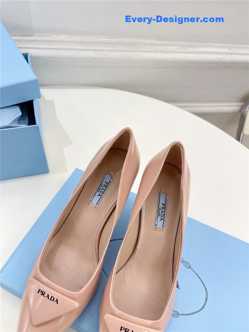 Pra*a counter catwalk pointy sandals