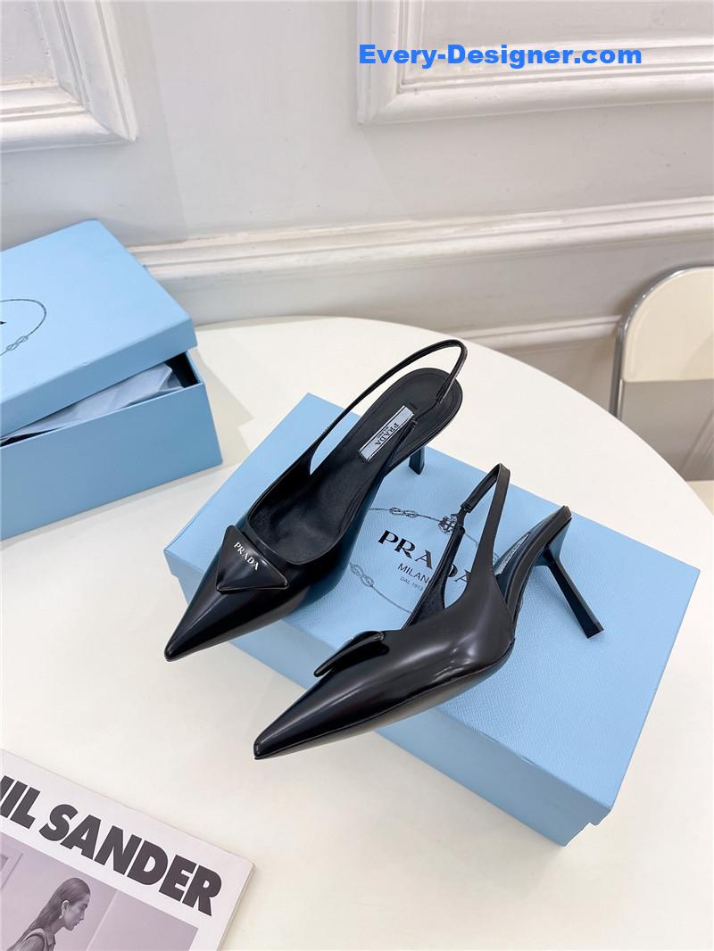 Pra*a counter catwalk pointy sandals