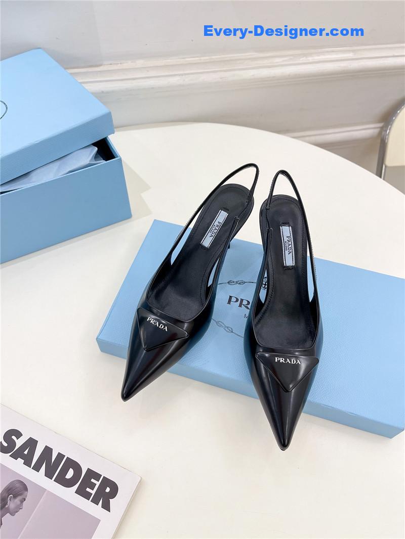 Pra*a counter catwalk pointy sandals