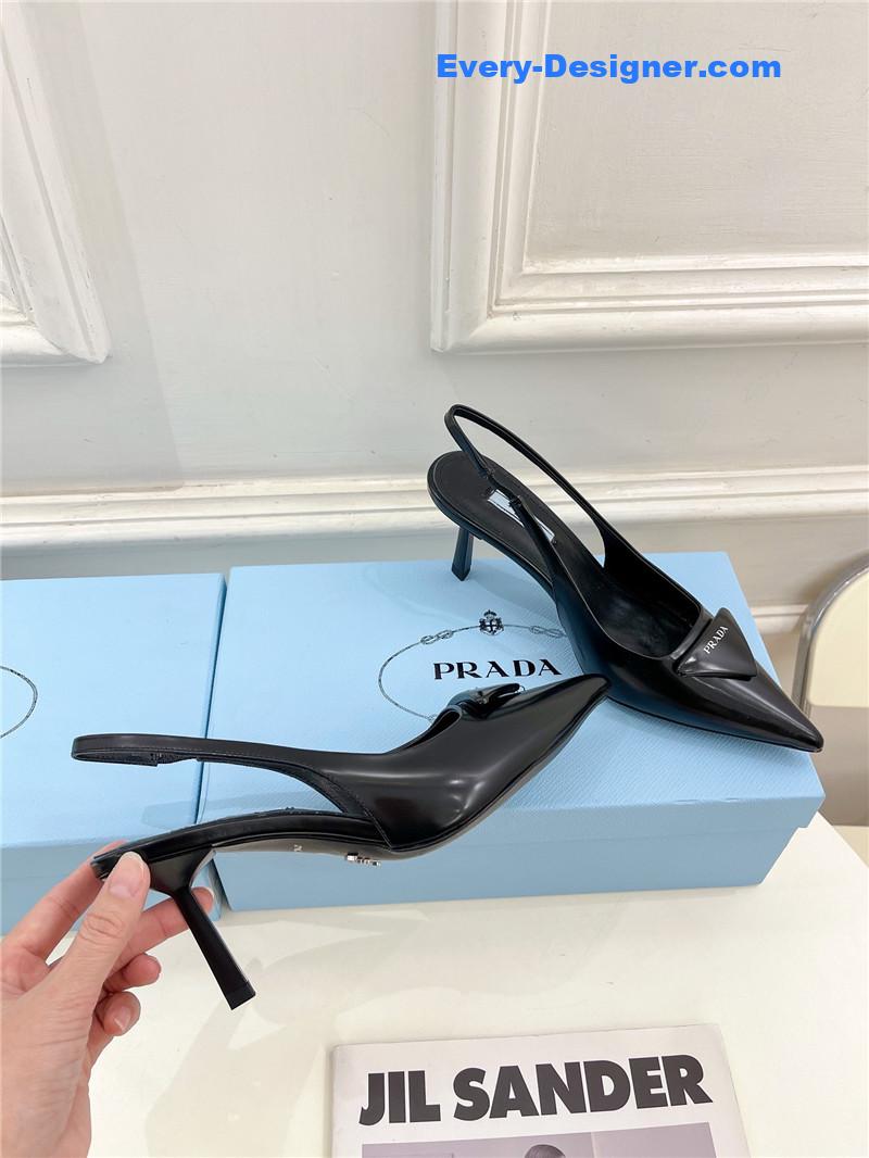 Pra*a counter catwalk pointy sandals