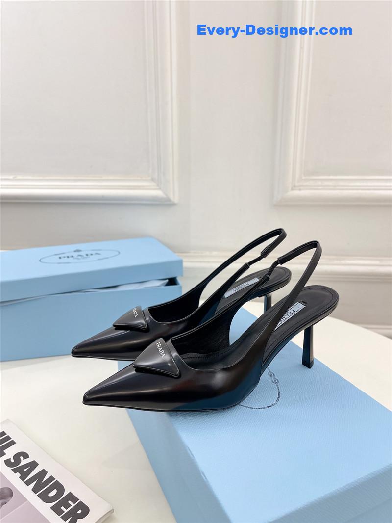 Pra*a counter catwalk pointy sandals