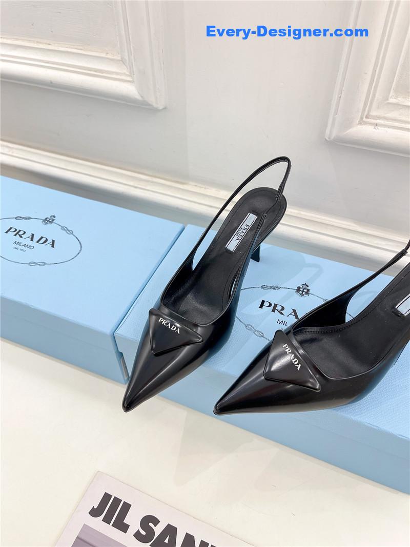 Pra*a counter catwalk pointy sandals