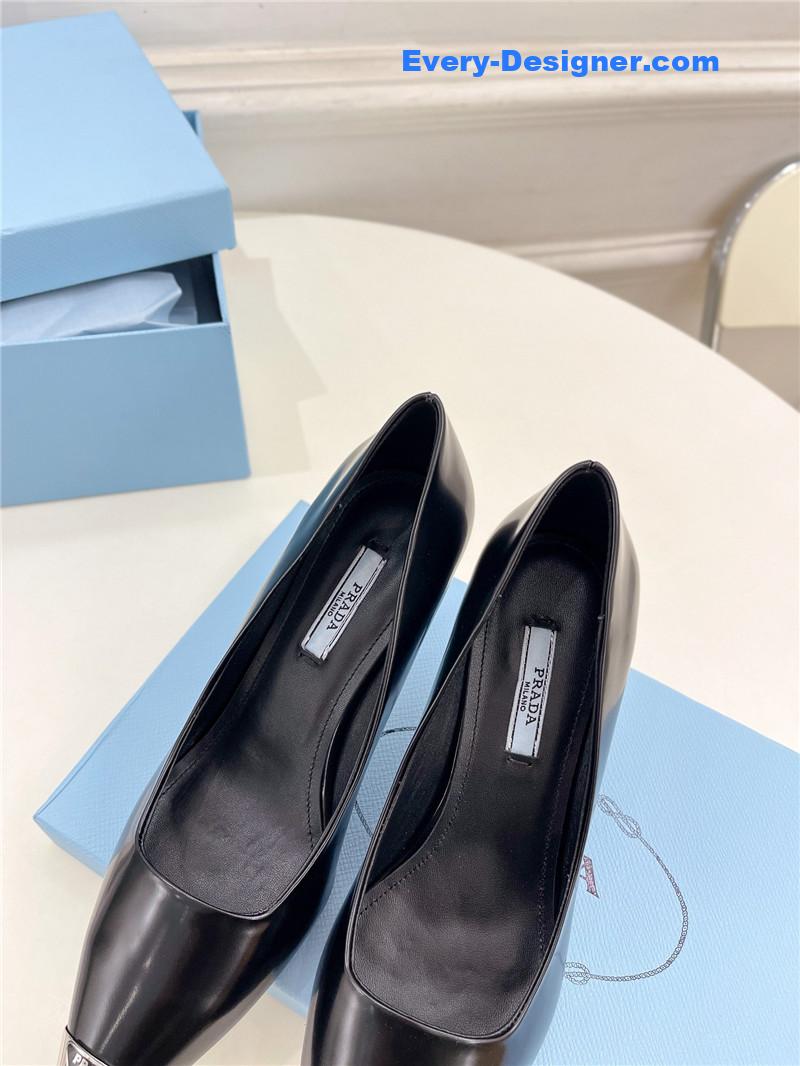 Pra*a counter catwalk pointy sandals