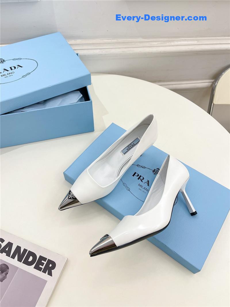 Pra*a counter catwalk pointy sandals