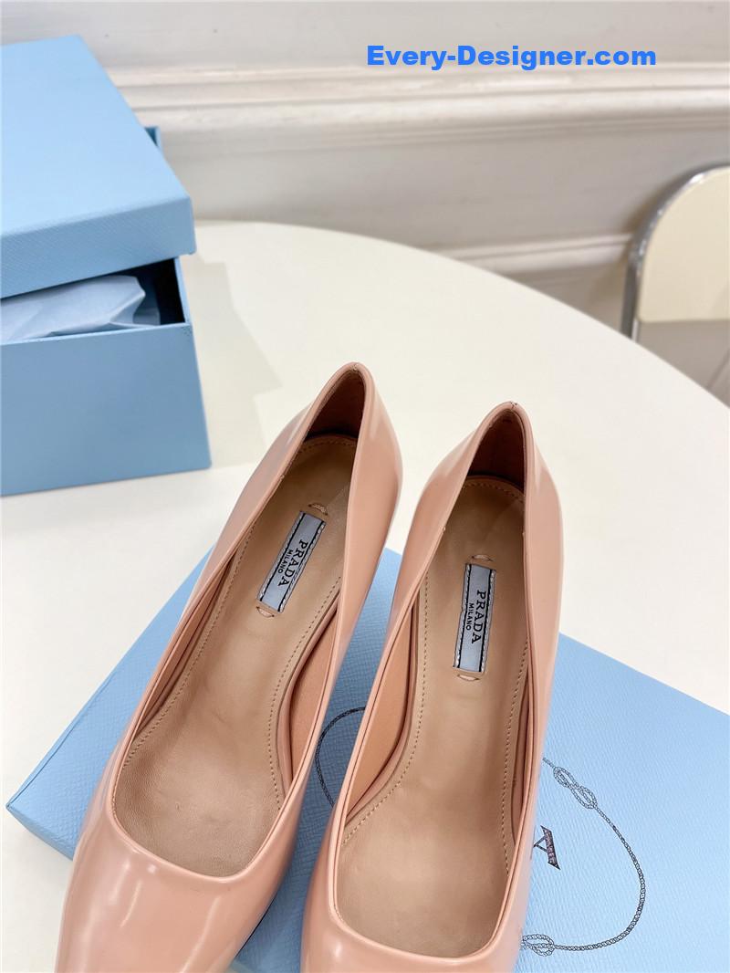 Pra*a counter catwalk pointy sandals