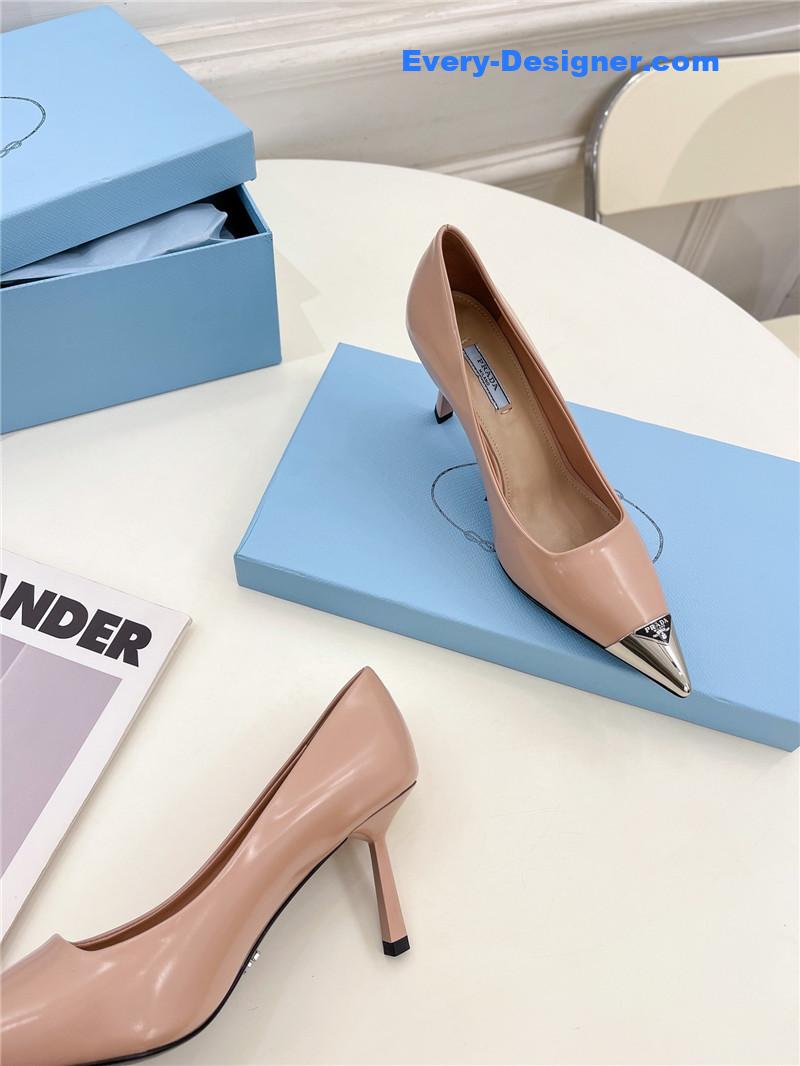 Pra*a counter catwalk pointy sandals