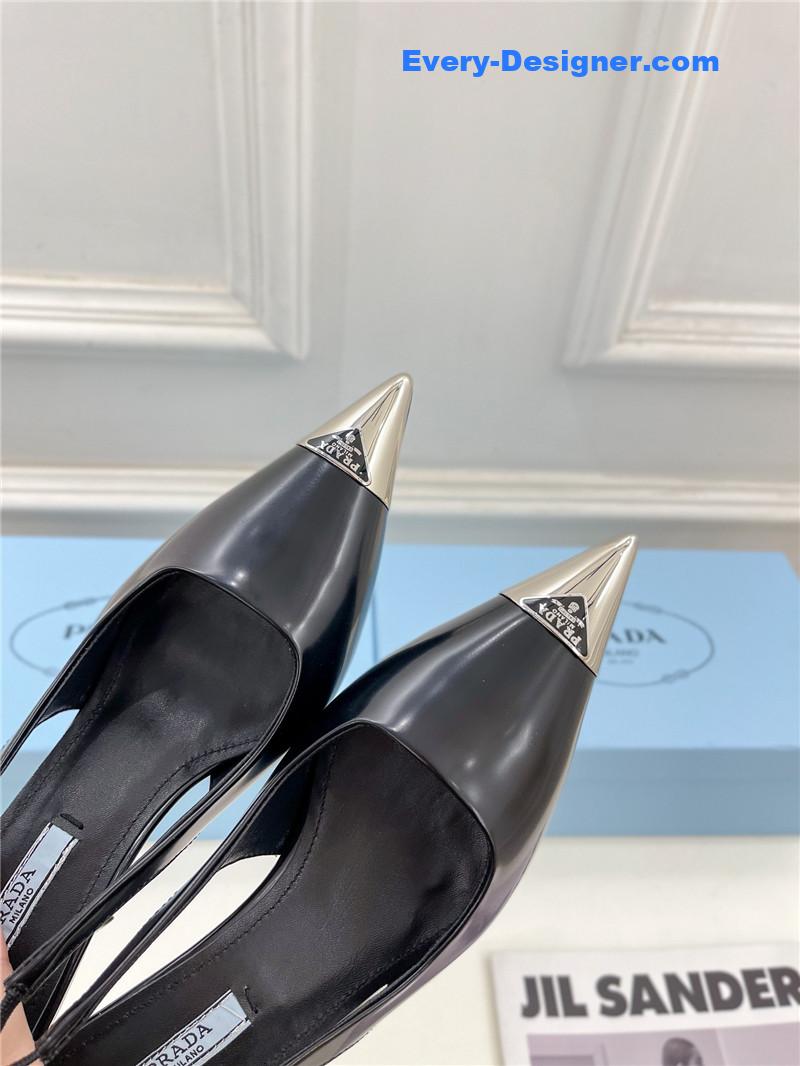 Pra*a counter catwalk pointy sandals