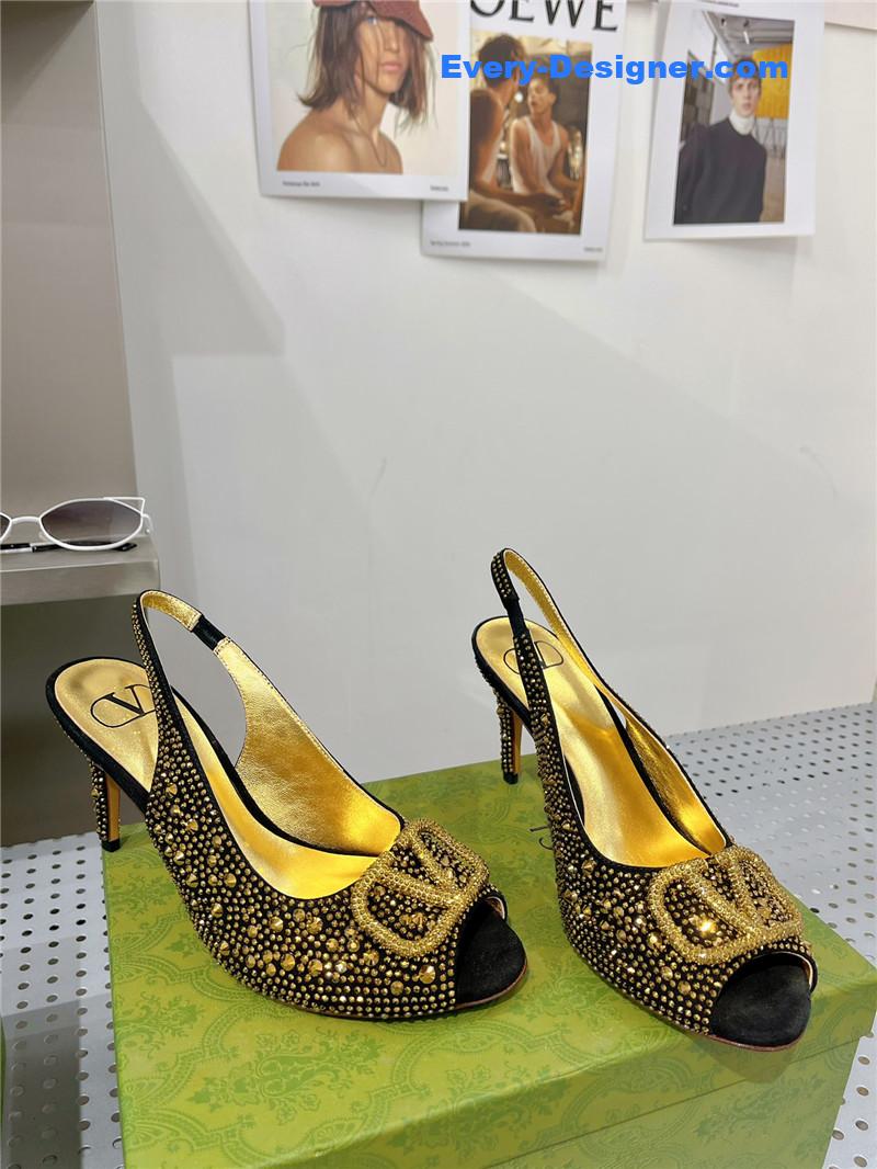 va1e*ntin0 D1am0nd v buckle high heel sandals