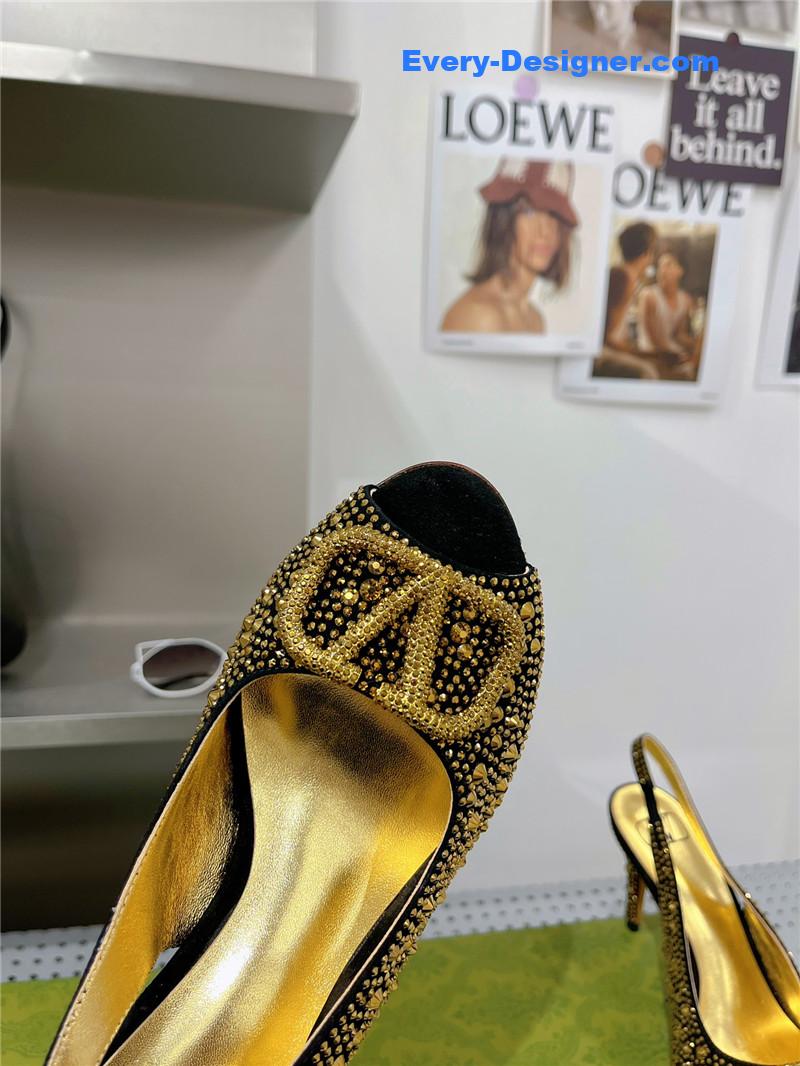 va1e*ntin0 D1am0nd v buckle high heel sandals