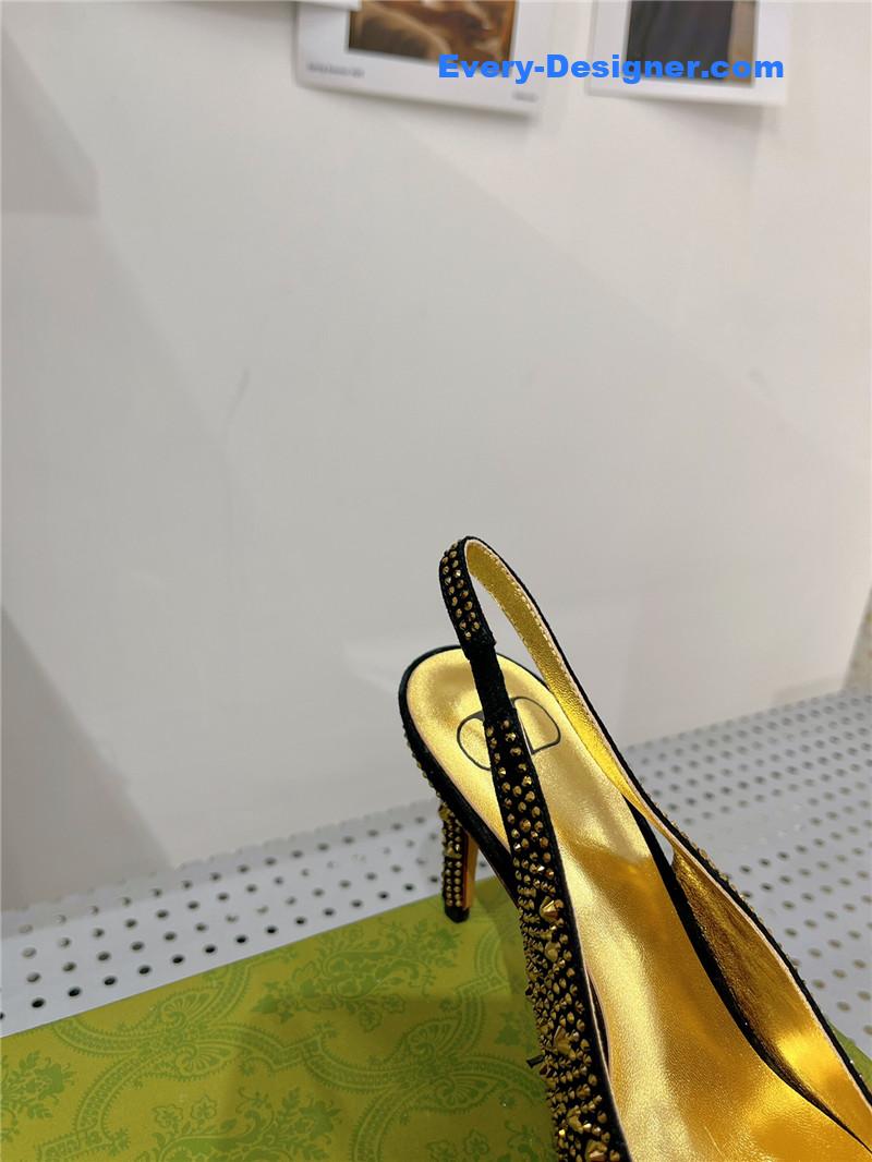 va1e*ntin0 D1am0nd v buckle high heel sandals