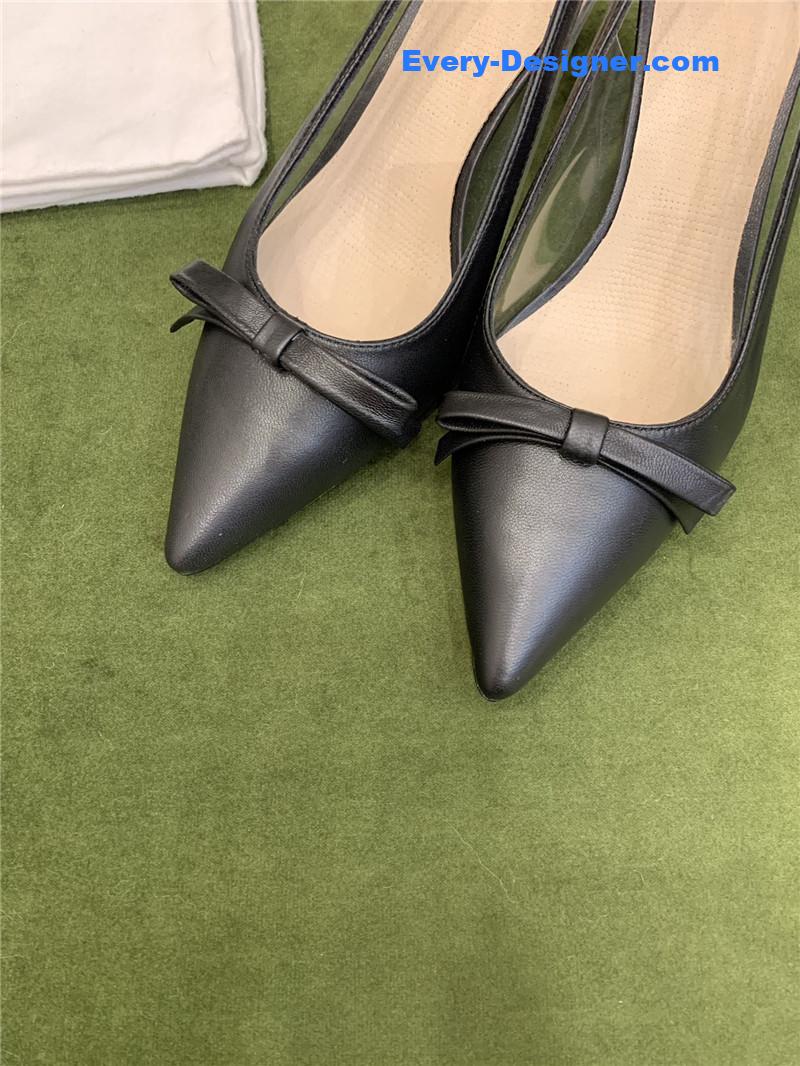 Va1e*ntin0 new lace pointed toe back empty shoes