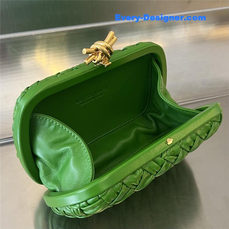 b0tt*ga Ven*ta knot clutch green