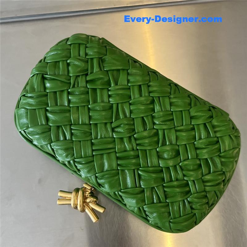 b0tt*ga Ven*ta knot clutch green