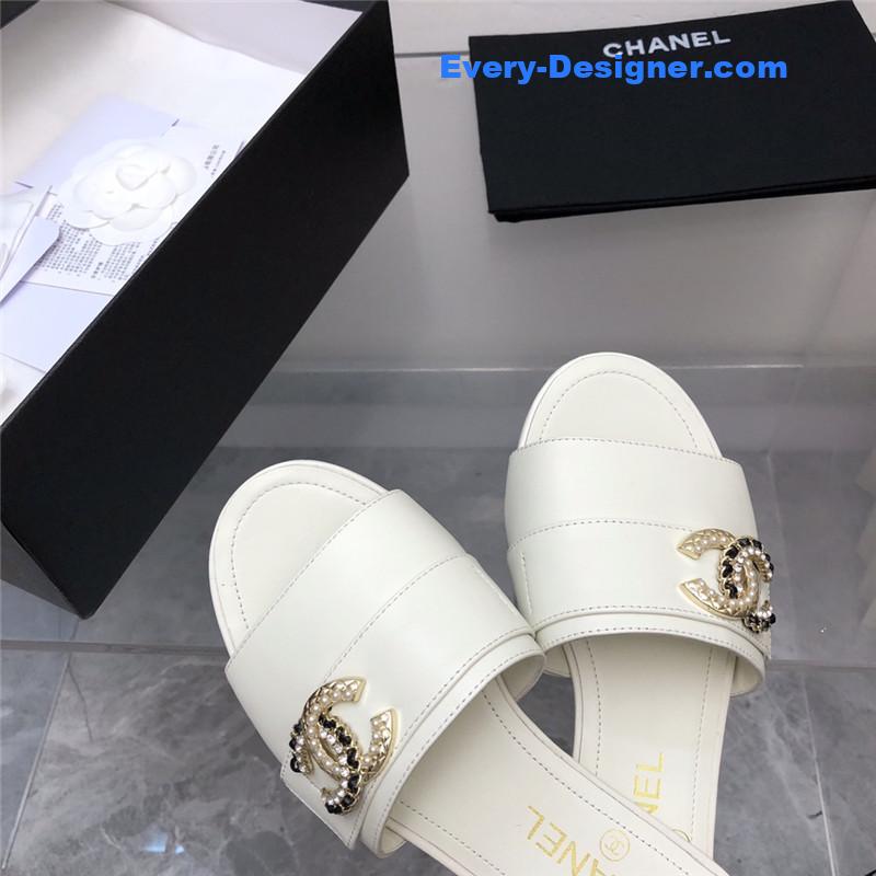 CC double C pearl rhinestone buckle slippers