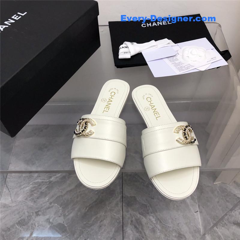 CC double C pearl rhinestone buckle slippers