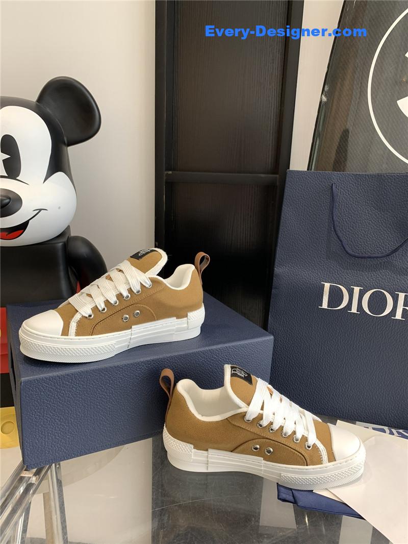 dior latest electric embroidered lovers bread shoes