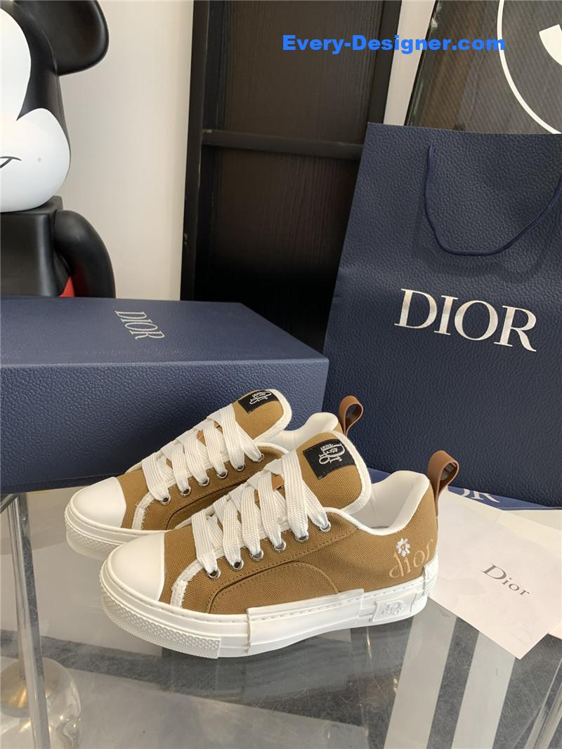 dior latest electric embroidered lovers bread shoes