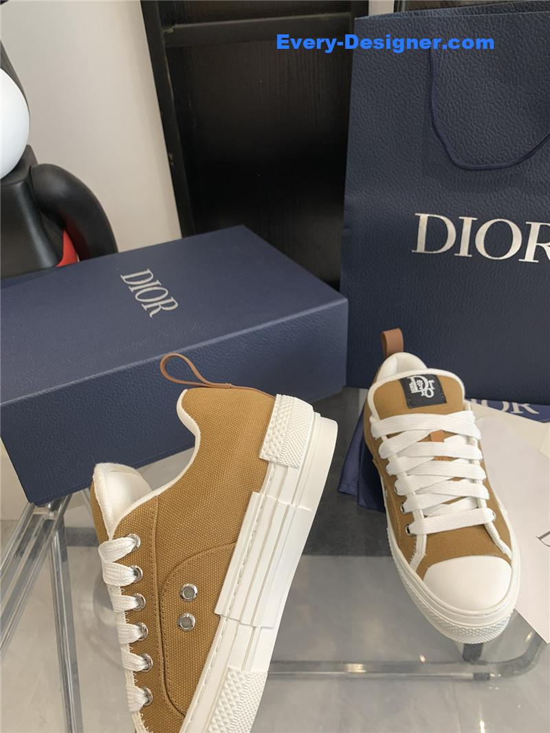 dior latest electric embroidered lovers bread shoes