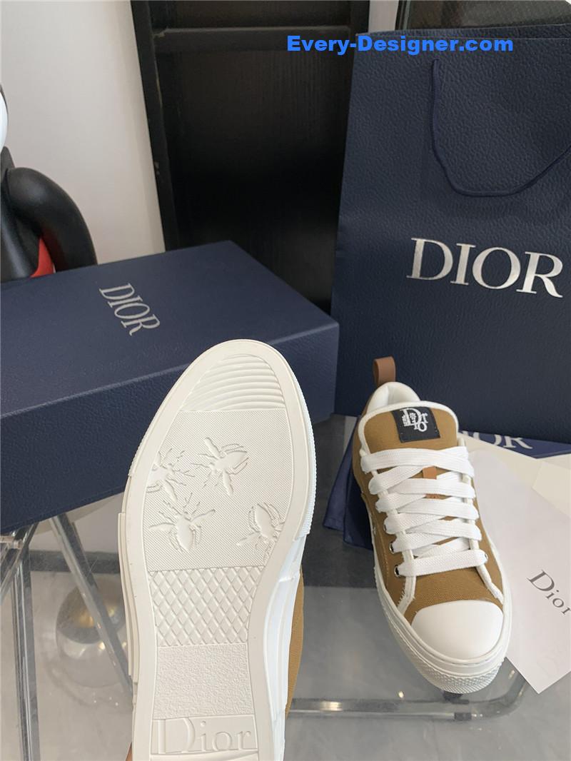 dior latest electric embroidered lovers bread shoes