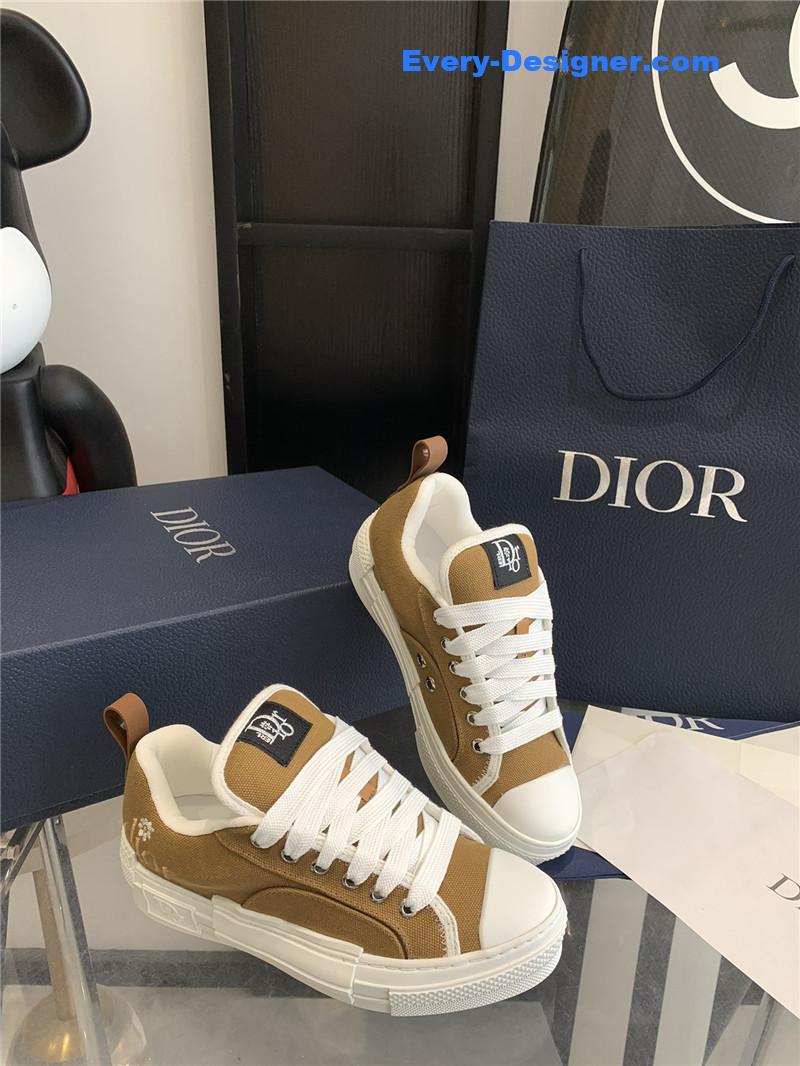 dior latest electric embroidered lovers bread shoes