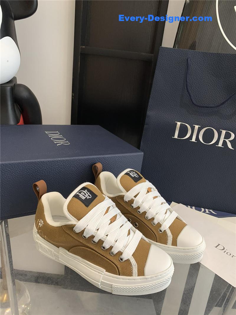 dior latest electric embroidered lovers bread shoes