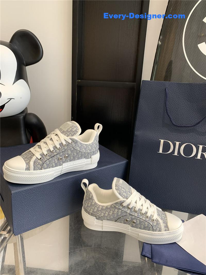 D10r latest electric embroidered lovers bread shoes