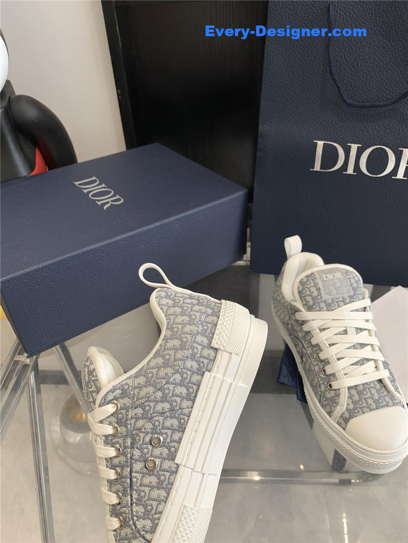 D10r latest electric embroidered lovers bread shoes