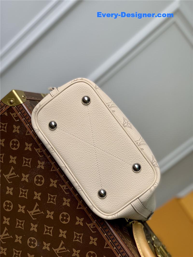 l0vis Vvtt0n lv blossom small mahina bag