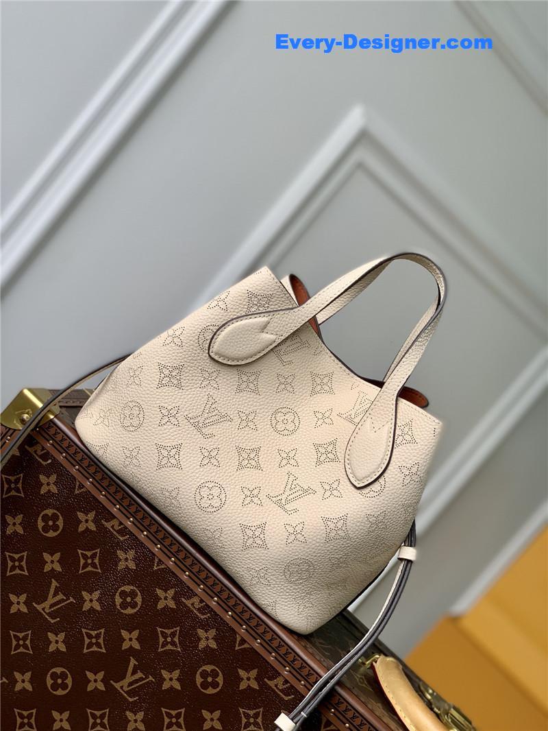 l0vis Vvtt0n lv blossom small mahina bag