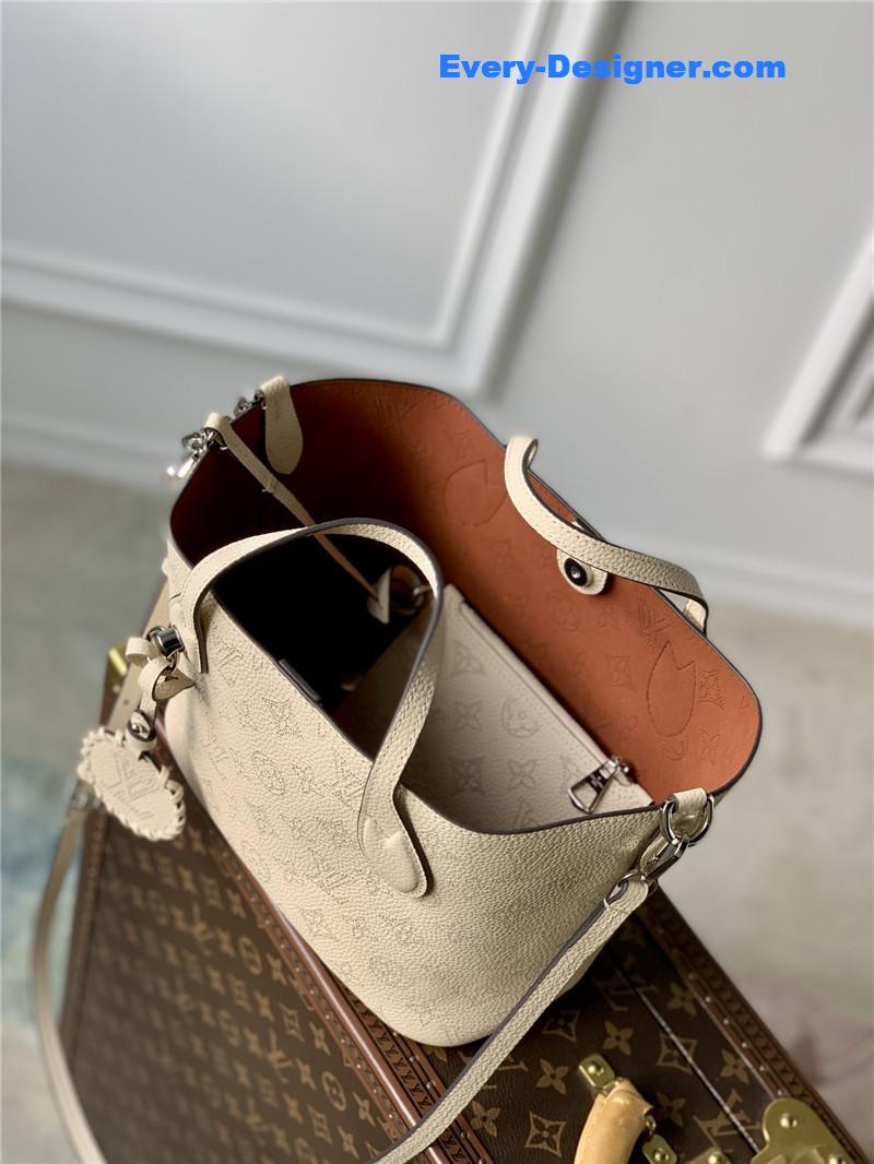 l0vis Vvtt0n lv blossom small mahina bag