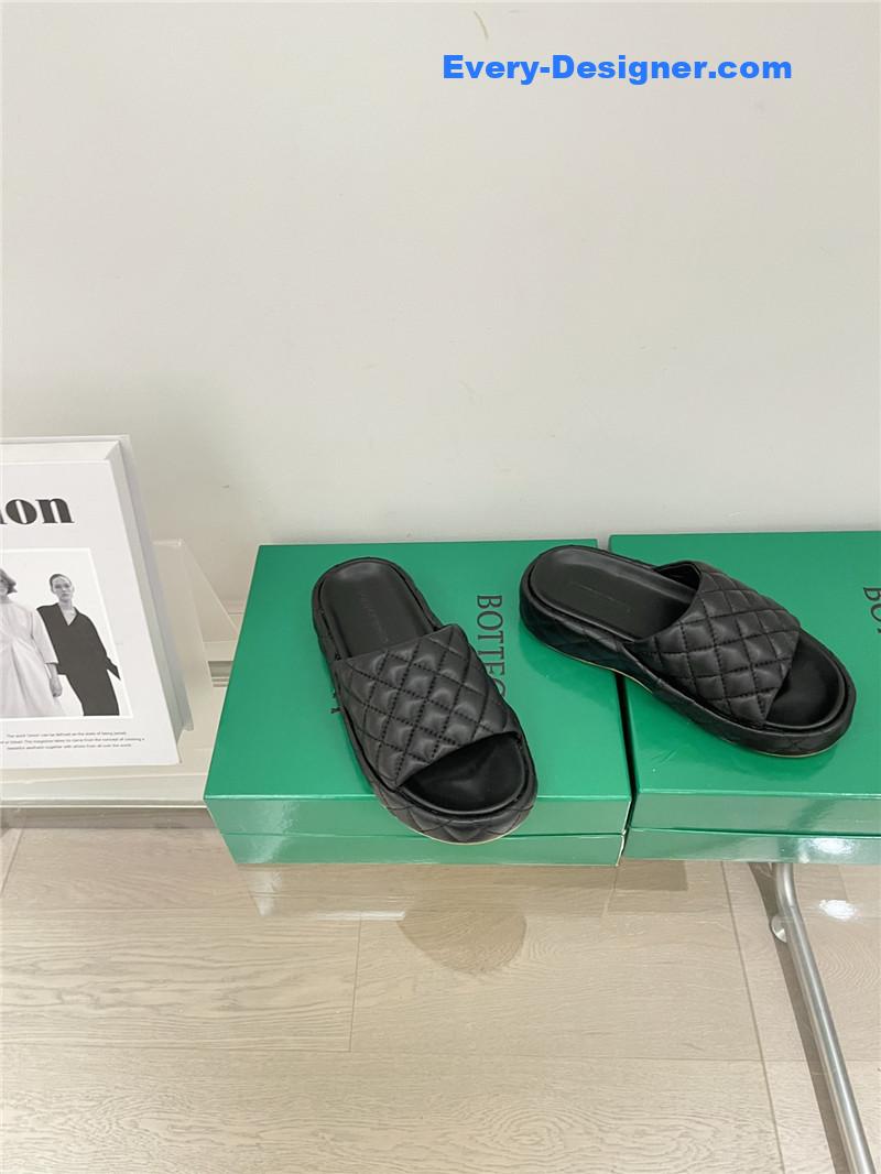 Bottega Veneta New Thick Bottom Bread Mop