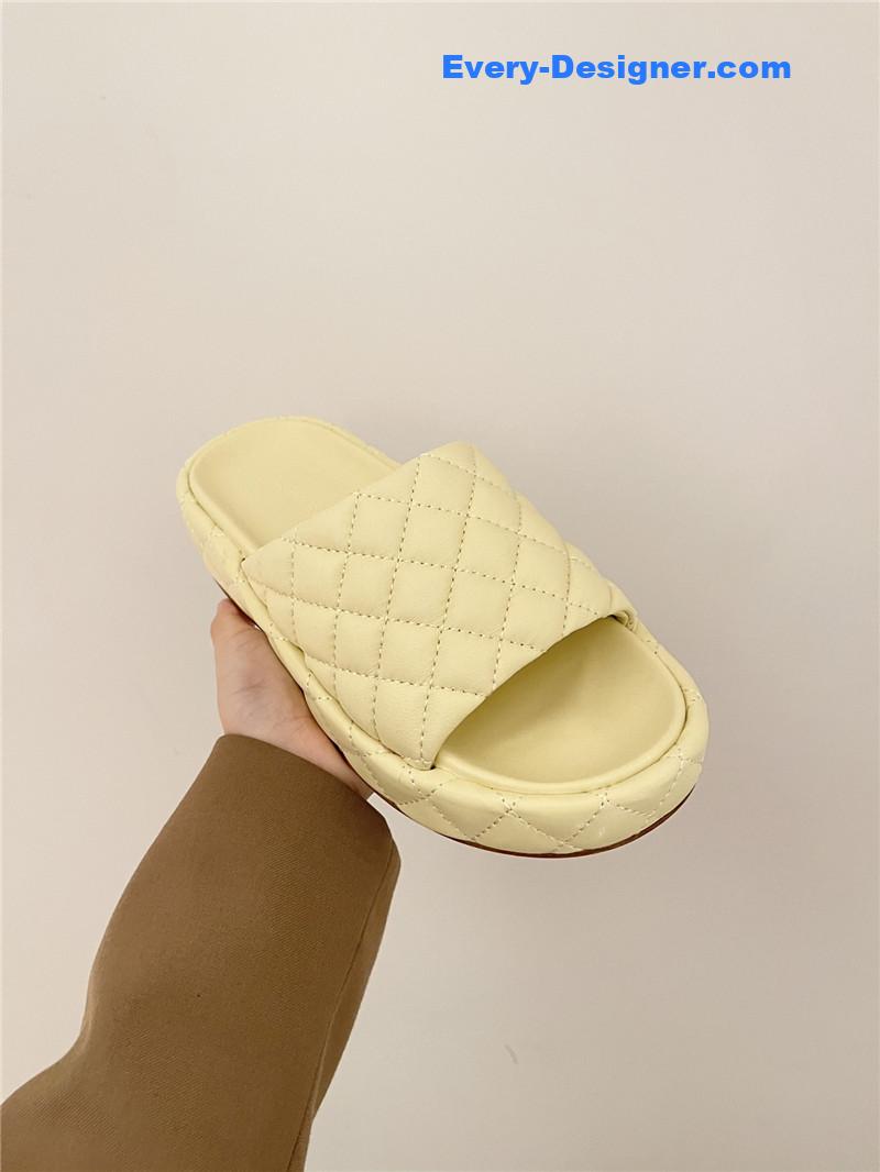 b0tt*ga Ven*ta new thick bottom bread mop