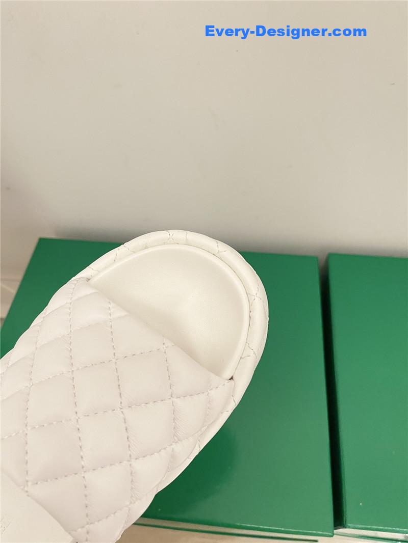 b0tt*ga Ven*ta new thick bottom bread mop