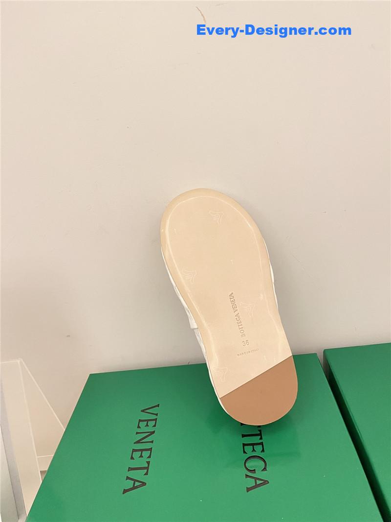 b0tt*ga Ven*ta new thick bottom bread mop